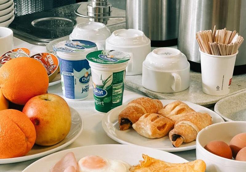 Rooms Dr. Franjo Tuđman   Hostel