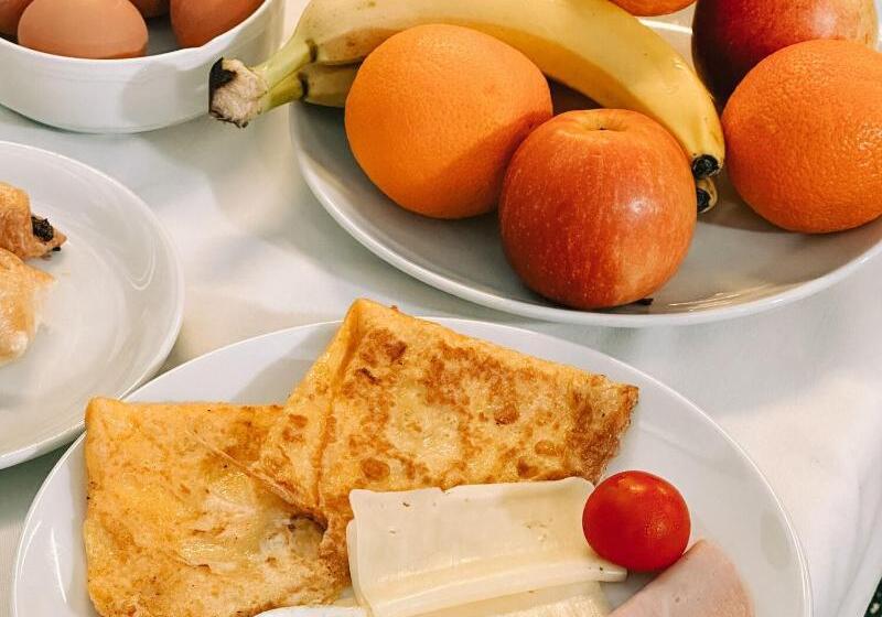 Rooms Dr. Franjo Tuđman   Hostel