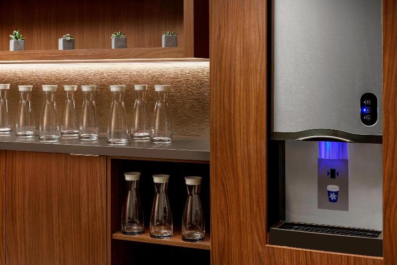 Ac Hotel By Marriott San Francisco Airport/oyster Point Waterfront