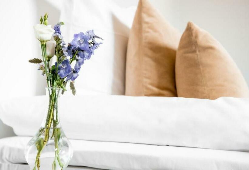 فندق Bernstorff Castle