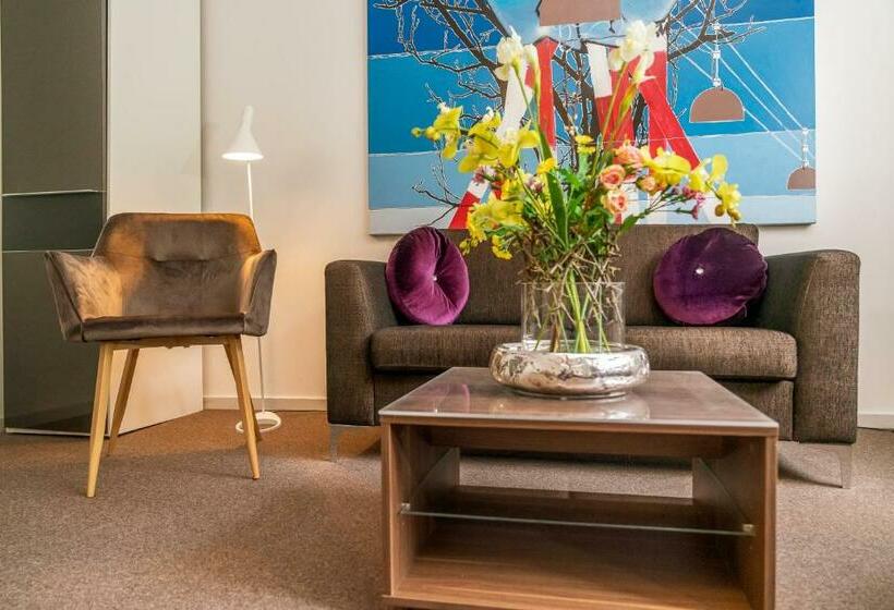 فندق Bernstorff Castle