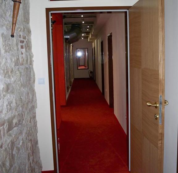 Отель Carpymore