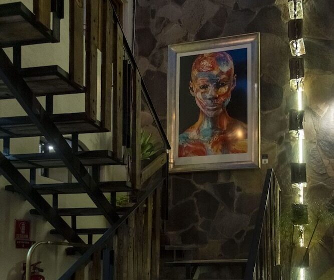 هتل Casa Andreu