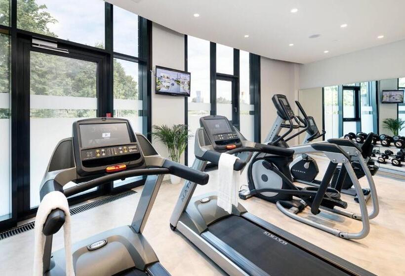 هتل Courtyard By Marriott Wolfsburg