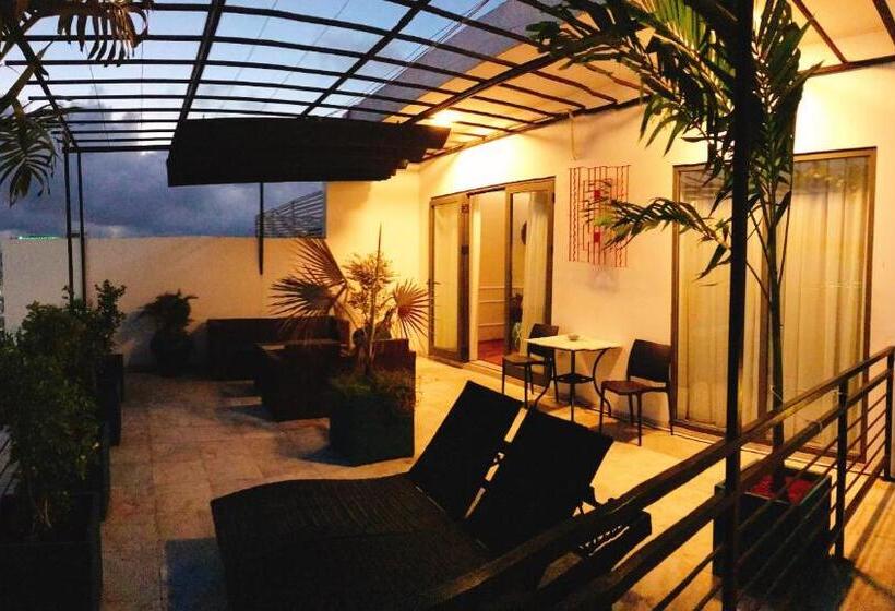 هتل Danang Boutique