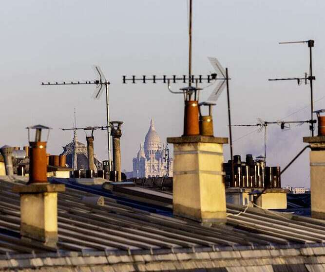 ホテル Des Carmes By Malone