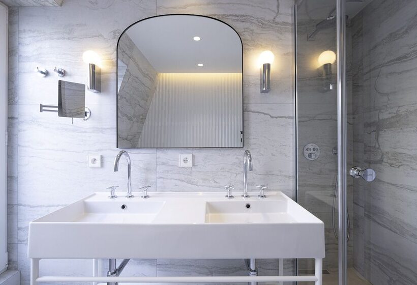 ホテル Des Carmes By Malone