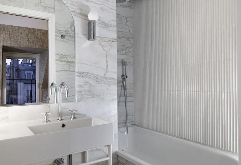 ホテル Des Carmes By Malone