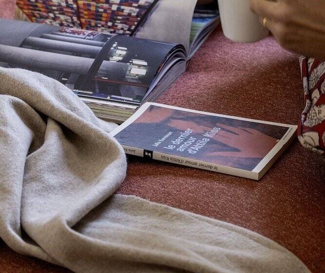 ホテル Des Carmes By Malone