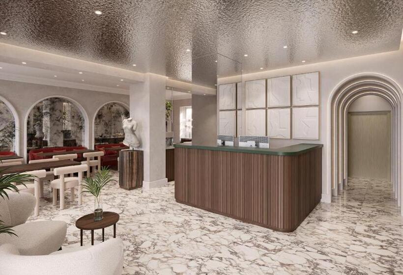 ホテル Des Carmes By Malone