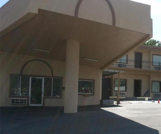 فندق Economy Inn Hot Springs