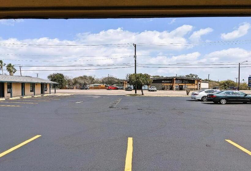 هتل Economy Inn Kingsville