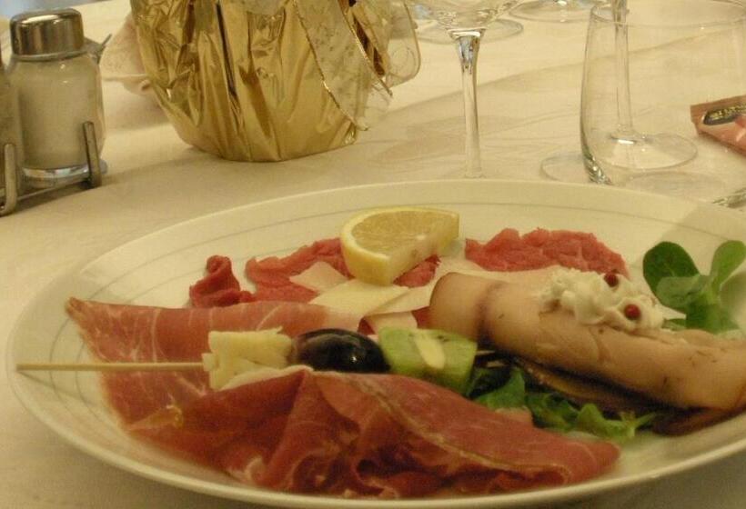 בית מלון כפרי Europa Cembra