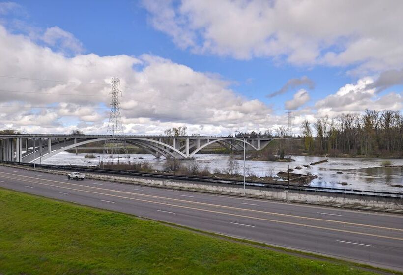 هتل Fairfield Inn & Suites By Marriott Eugene East/springfield