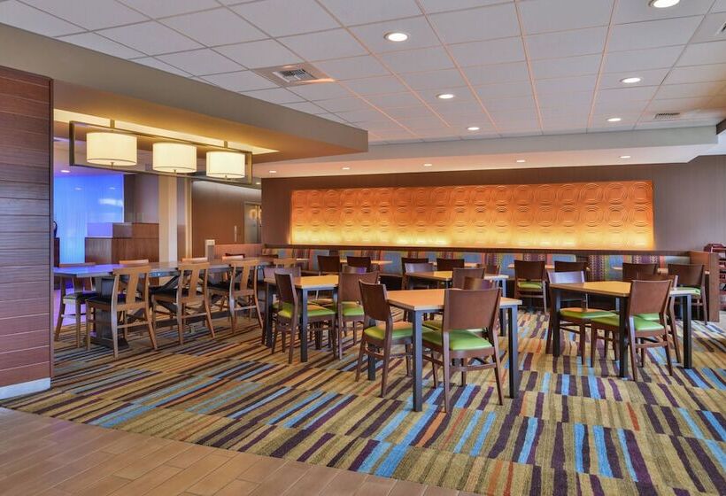 هتل Fairfield Inn & Suites By Marriott Eugene East/springfield