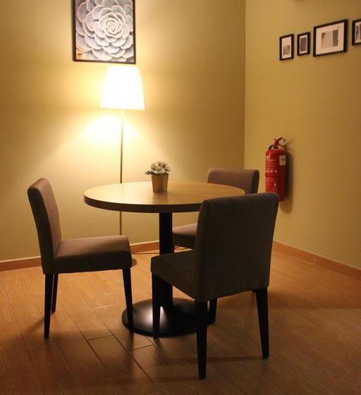 ホテル Grand Sri Lagenda