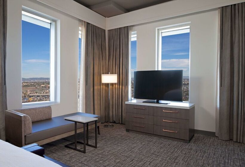 H Hotel Los Angeles, Curio Collection By Hilton