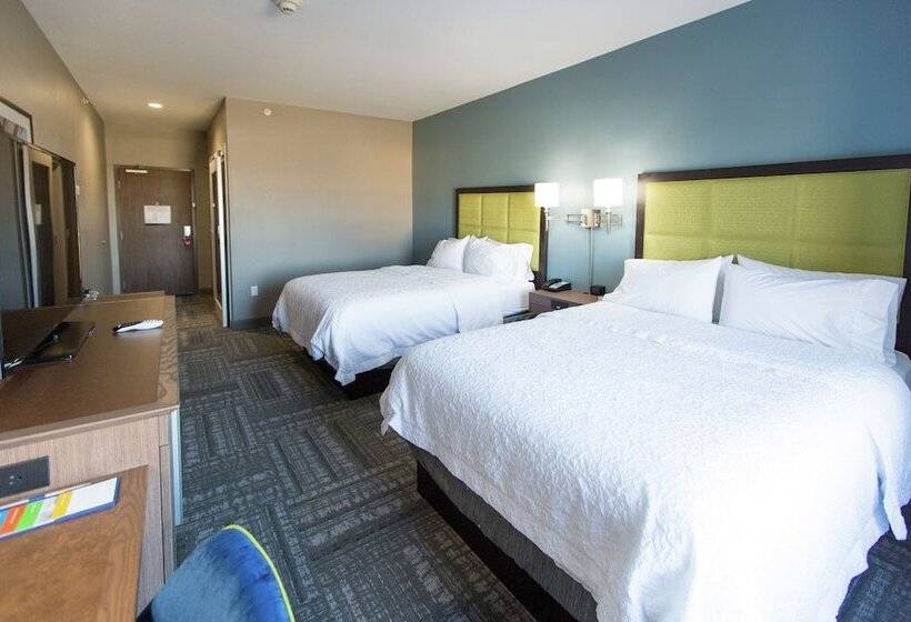 בית מלון כפרי Hampton Inn & Suites Stroud