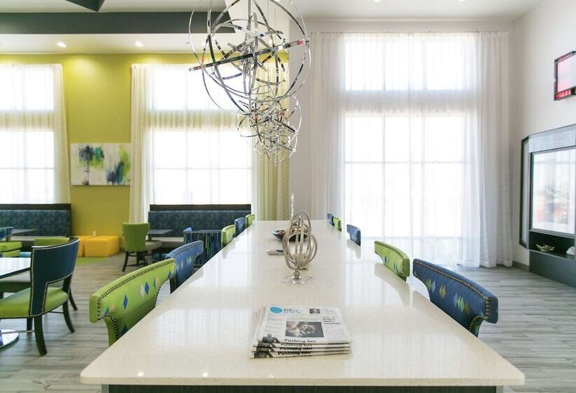 בית מלון כפרי Hampton Inn & Suites Stroud