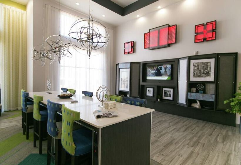 בית מלון כפרי Hampton Inn & Suites Stroud