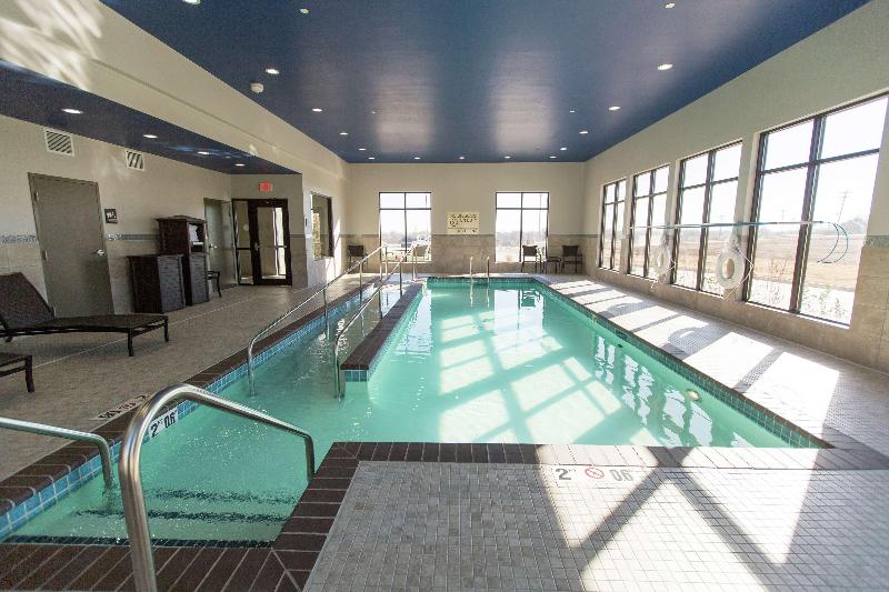 בית מלון כפרי Hampton Inn & Suites Stroud