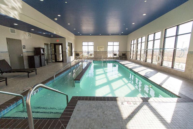 בית מלון כפרי Hampton Inn & Suites Stroud