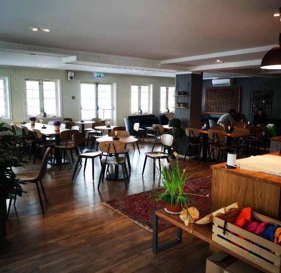 酒店 Henningsvær Guesthouse