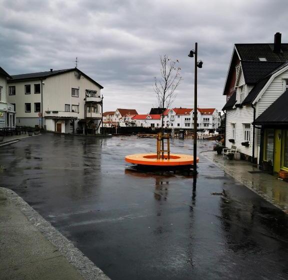 酒店 Henningsvær Guesthouse