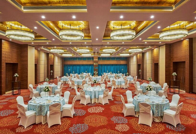 Отель Hilton Garden Inn Lucknow