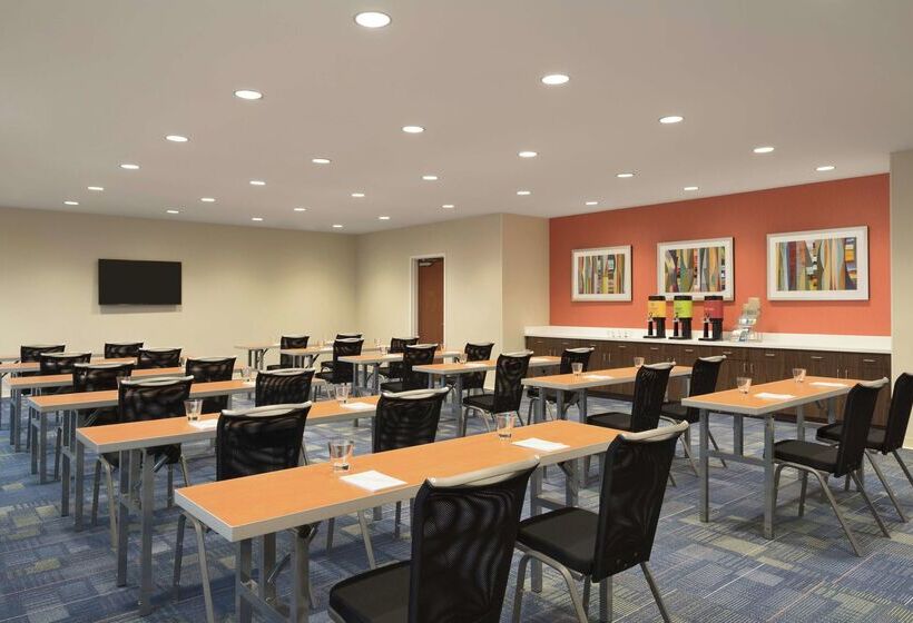 فندق Home2 Suites By Hilton Leavenworth Downtown