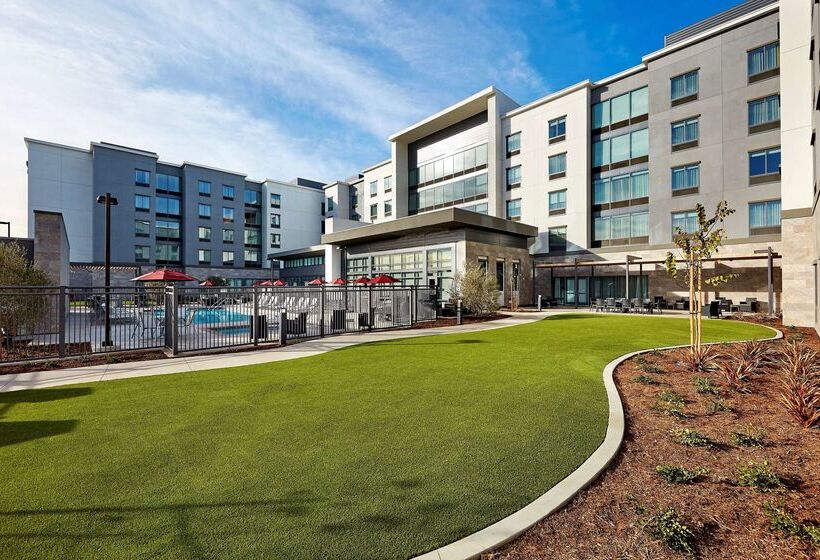 فندق Homewood Suites By Hilton Long Beach Airport