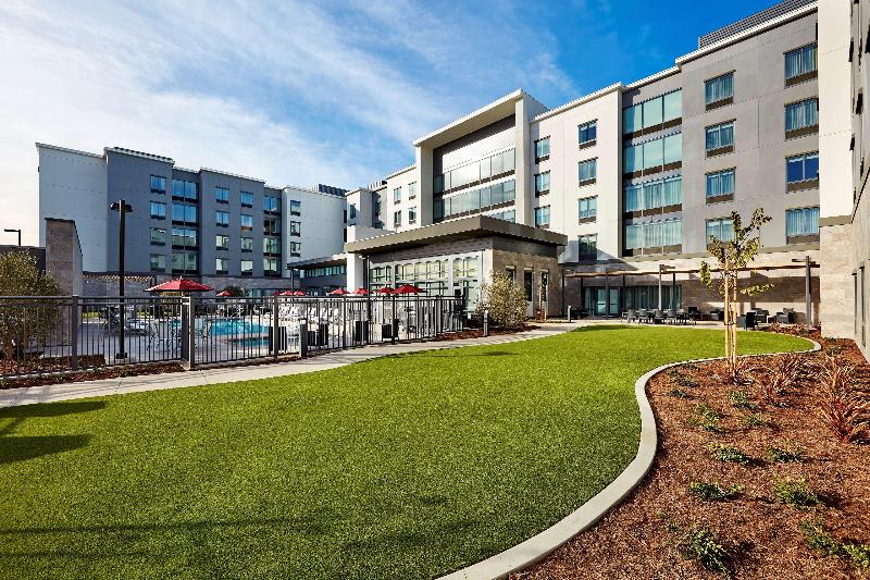 فندق Homewood Suites By Hilton Long Beach Airport