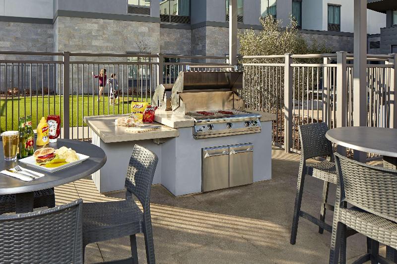 فندق Homewood Suites By Hilton Long Beach Airport