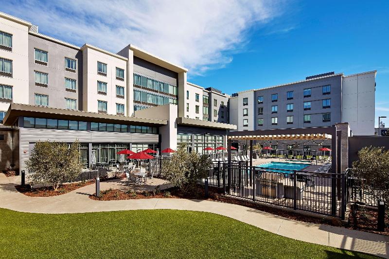 فندق Homewood Suites By Hilton Long Beach Airport