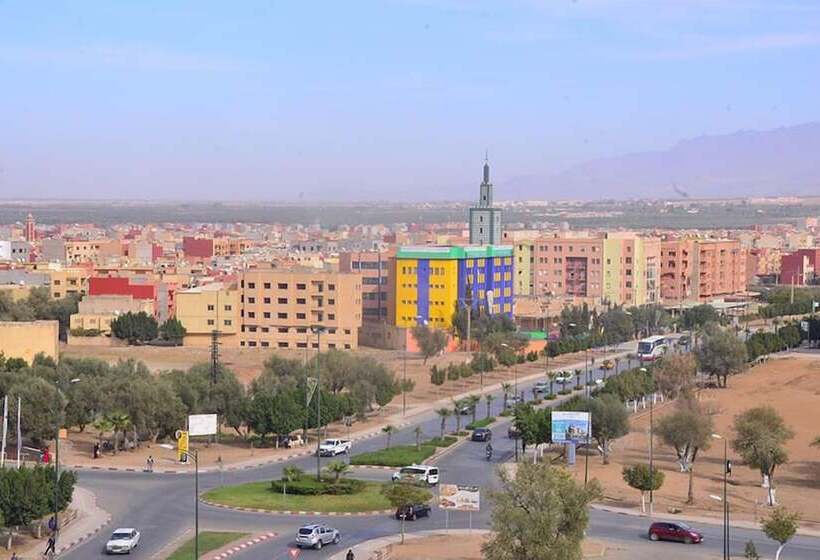 هتل Hôtel Hadaik Ain Asserdoune