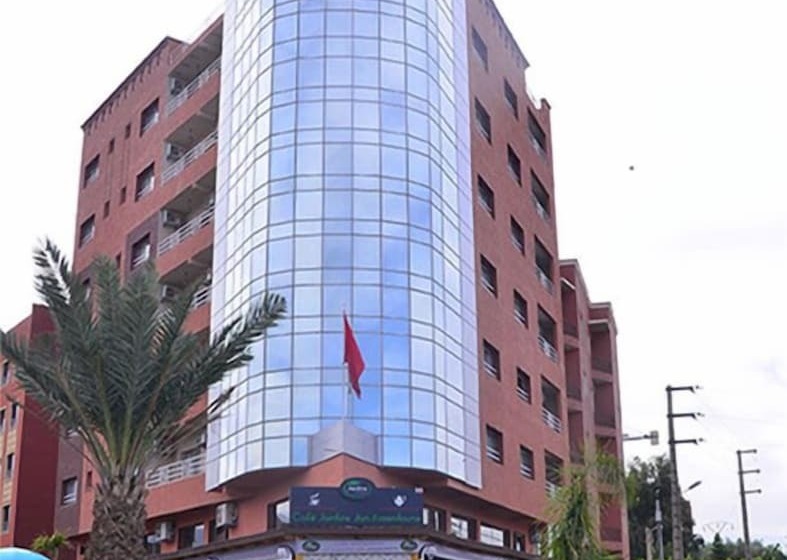 هتل Hôtel Hadaik Ain Asserdoune