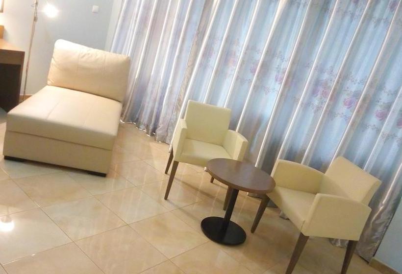 هتل Le Petit Bateau