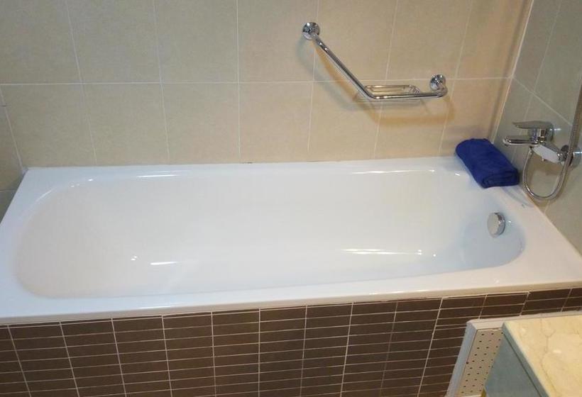 هتل Le Petit Bateau