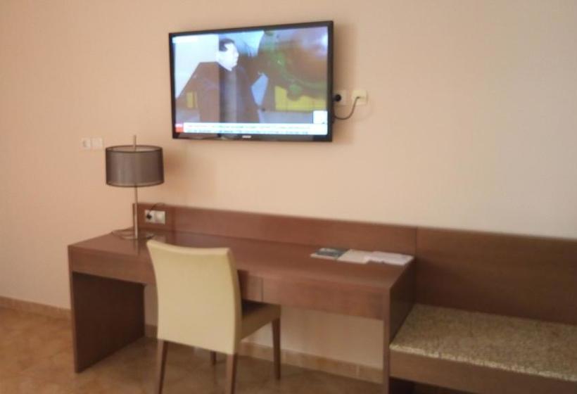 فندق Le Petit Bateau