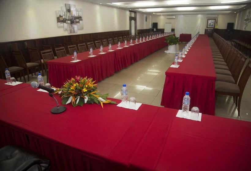 هتل Le Petit Bateau