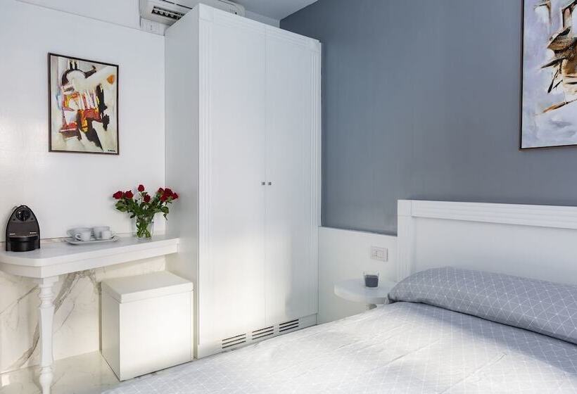 هتل Little Aurelius