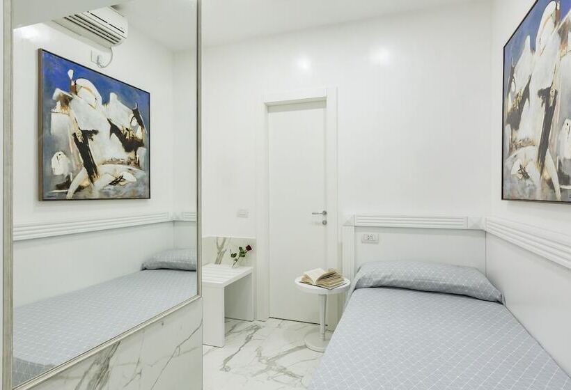 هتل Little Aurelius