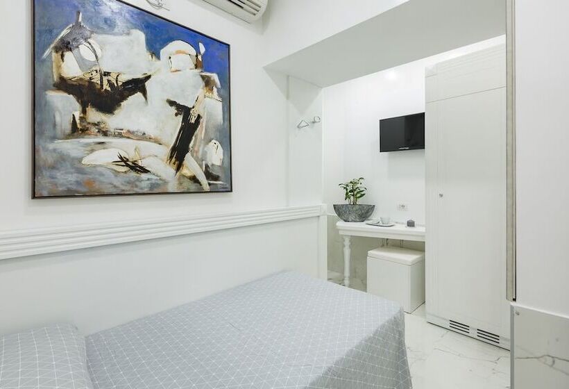 هتل Little Aurelius