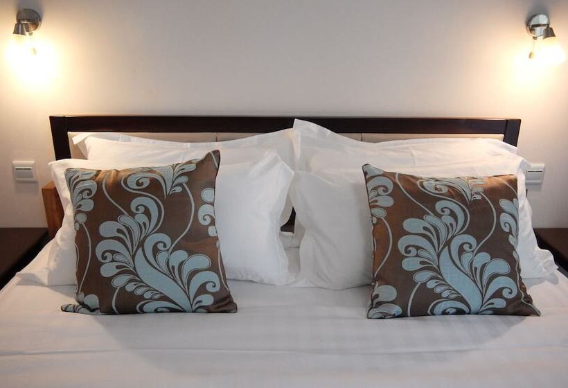 Luganvilla Business Hotel And Restaurant