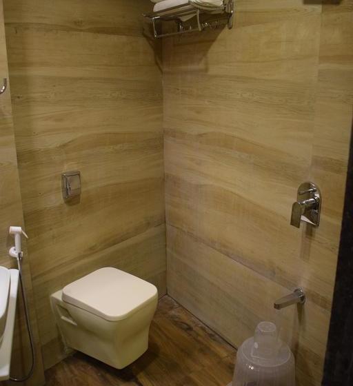 هتل Treebo Trip Meadow Inn