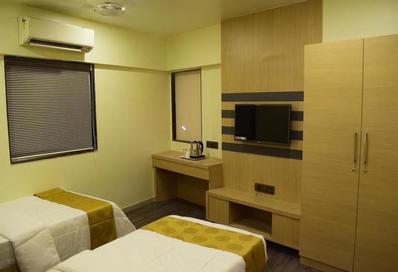 هتل Treebo Trip Meadow Inn