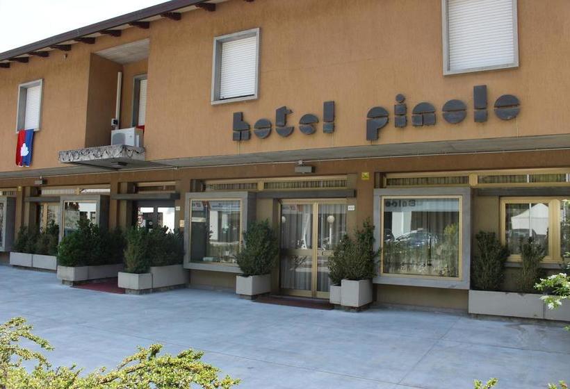 فندق Pinolo