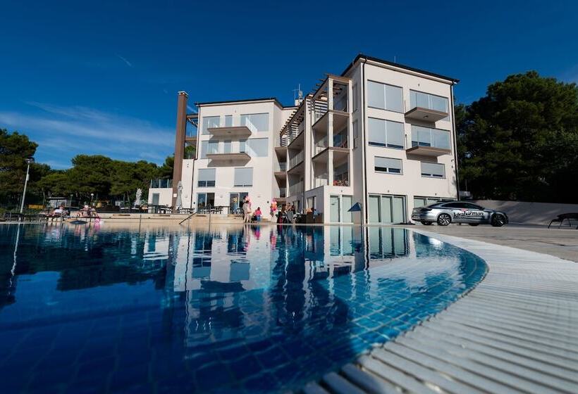 Premantura Resort   Hotel & Restaurant