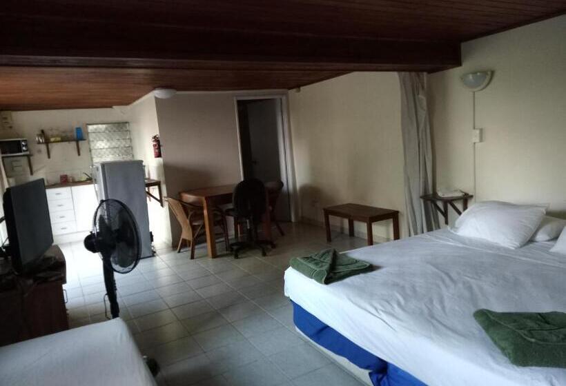 هتل Seachange Lodge