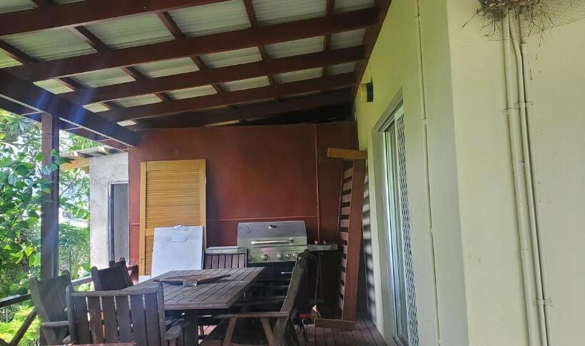 هتل Seachange Lodge